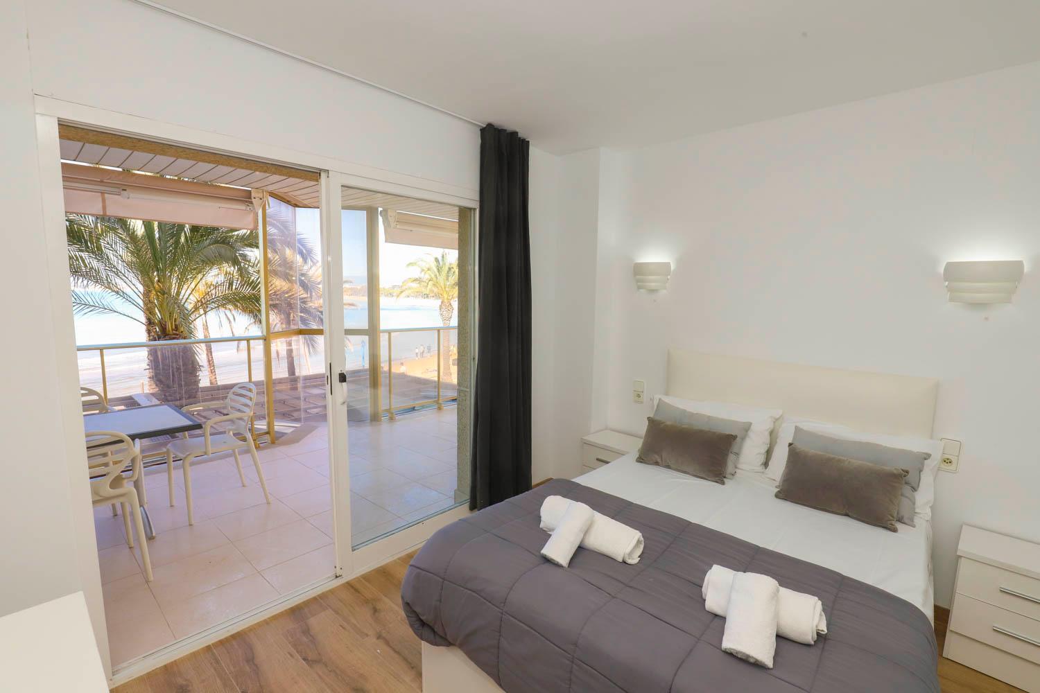 Differentflats Barcino Apartment Салоу Екстериор снимка